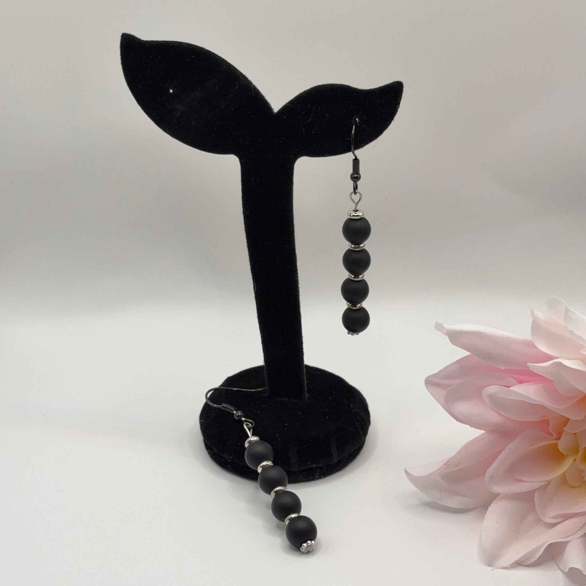 BLACK STONE Korvakorut - Mustat Kivet