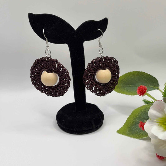 BROWN - virkatut korvakorut nailonlangasta - RaskasHilkka.fi